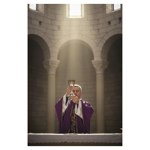Bicoloured brass chalice and ciborium with engraved gold and silver floral details 2