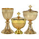 Chalice and ciborium in gold-plated hammered brass with smooth knot s1