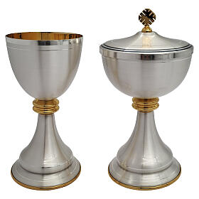 Chalice and ciborium, bicoloured smooth brass with gilded node
