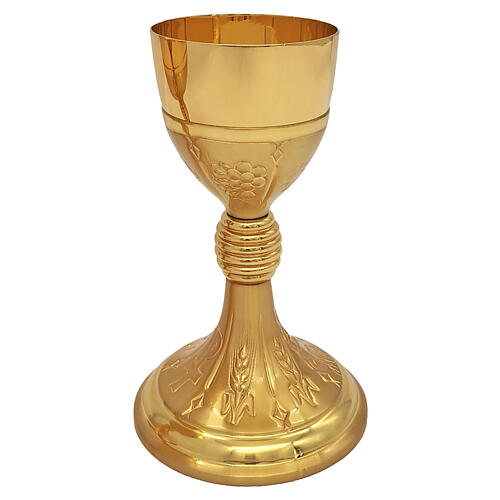 Kielich i puszka liturgiczna z pozłacanego mosiądzu — winogrona, kłosy, baranek i krzyż 2