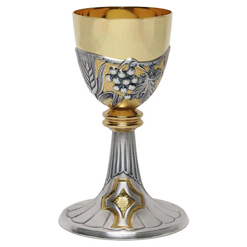 Bicolour chalice and ciboria, hand‑chiseled with grapes and wheat ears 3