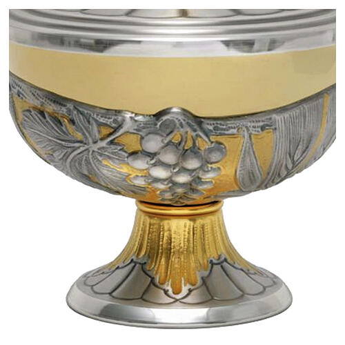 Two-toned Chalice and Ciborium with Engraved Grapes and Ears of Wheat 4