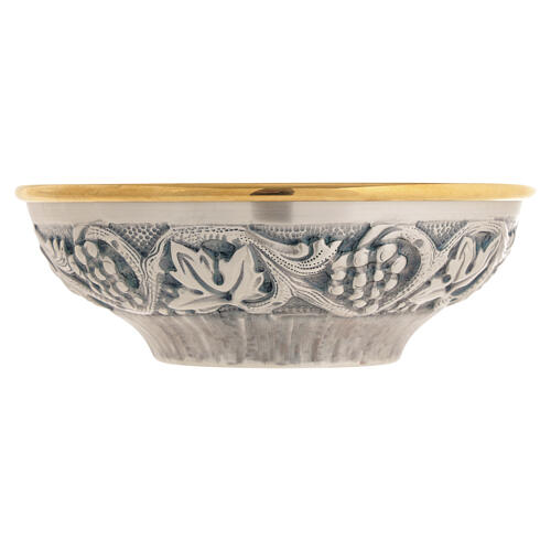 Gold-plated paten adorned with hand-chiseled vine shoots 2