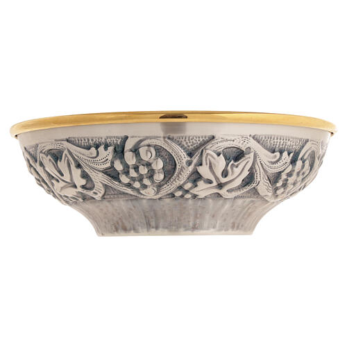 Gilded paten with hand‑chased grapevine decoration 4