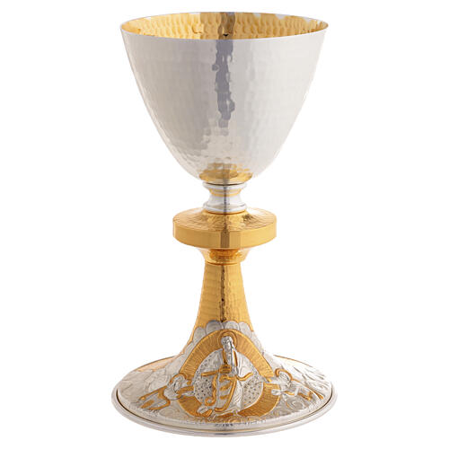 Cálice e píxide em latão martelado e cinzelado com imagem de Jesus 3