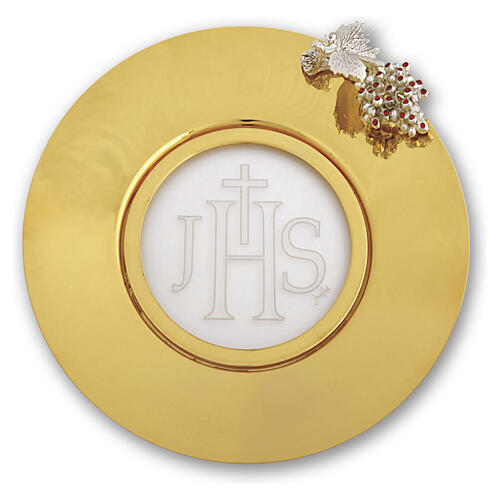 Gold-plated brass paten with JHS engraving on plexiglass and red crystals on grapes, 7 in, Pical Arte Creazioni 1
