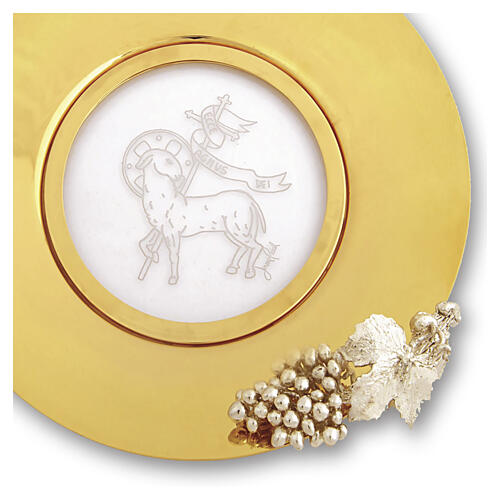 Gold-plated paten with Agnus Dei and silver-plated grape decoration, 180 mm, Pical Arte Creazioni 2