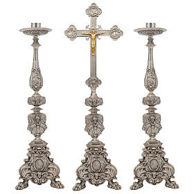 Set de candélabres et croix style baroque en fonte de bronze avec finition argentée 120 cm
