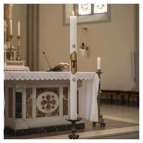 Paschal candle white 120x8 cm with embossed Franciscan Tau 2