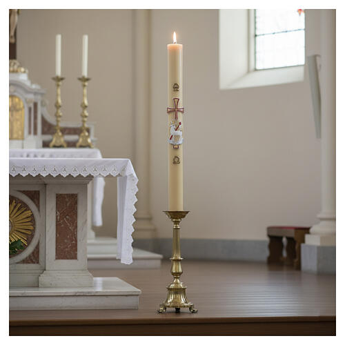 Paschal candle in beeswax 90x8 cm with Lamb of God and red cross 2