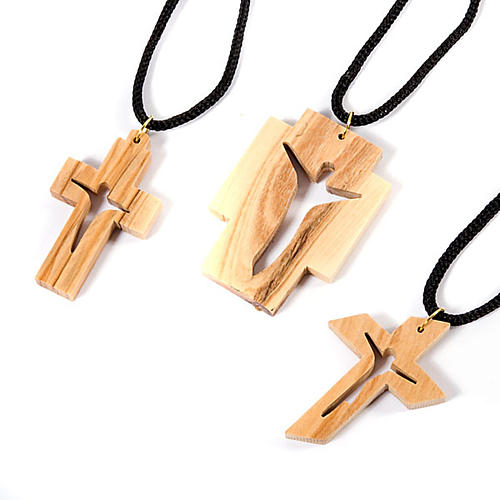 Olive wood pendant cross 1