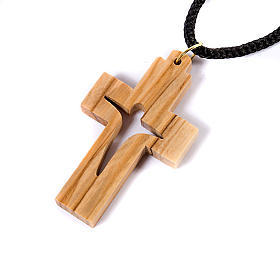 Croix pendentif, en bois d'olivier stylisée