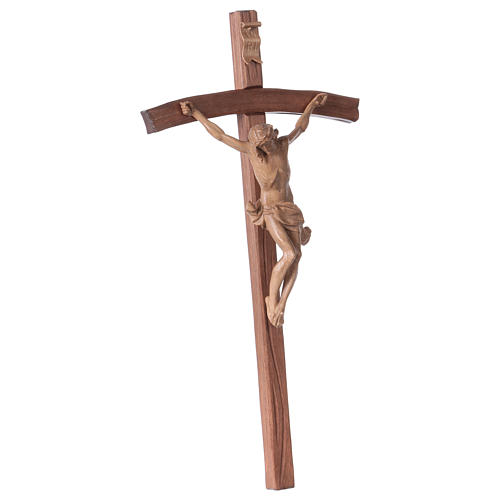 Crucifix en bois patiné modèle Corpus, croix courbée 4