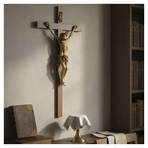 Crucifix bois noyer Christ peint 4