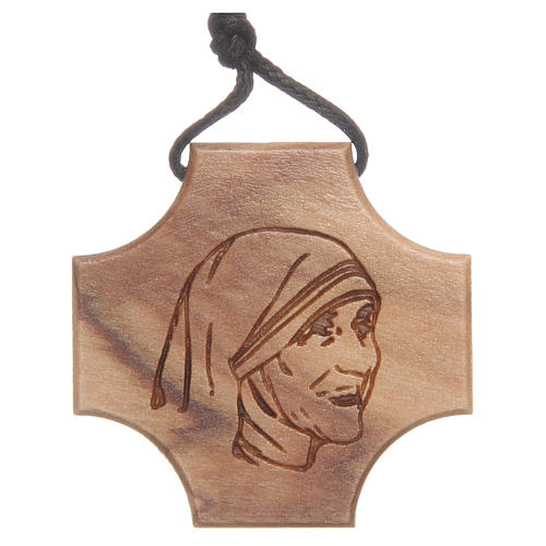 Cross in olive wood with Mother Teresa incision 1