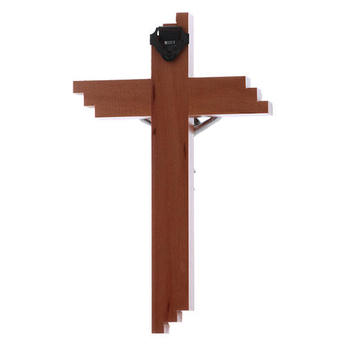 Crucifix moderne en bois de poirier cannelé 12 cm avec corps métallique 2