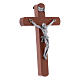 Crucifix moderne en bois de poirier arrondi 12 cm avec corps métallique s2