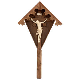Flurkreuz aus Tannenholz mit Corpus Christi aus gebeiztem Holz mit Goldfaden Grödnertal Schnitzerei