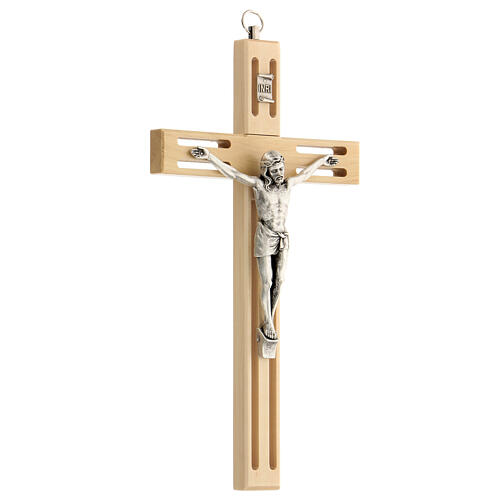 Kruzifix aus gelochtem Holz mit Christuskőrper aus Metall, 20 cm 2