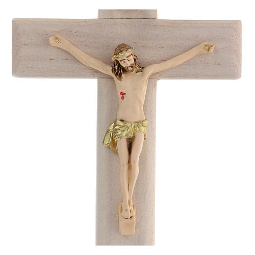 Kruzifix aus hellem Holz mit Christuskőrper aus handbemaltem Harz, 13 cm 2