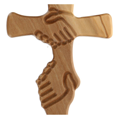 Kruzifix aus Olivenbaumholz mit Freundschaftszeichen, 14 cm 2