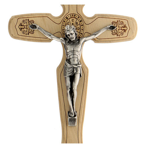 Crucifixo São Bento madeira Cristo metal 18 cm 2