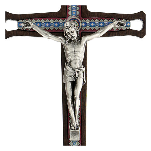 Kruzifix aus dunklem Holz mit farbigen Verzierungen und Christuskőrper aus Metall, 20 cm 2