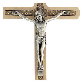Kruzifix aus hellem Holz mit Blumenverzierung und Christus, 20 cm