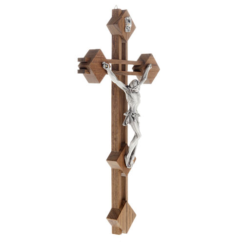 Crucifix stylisé, bois de noix, corps argenté 3