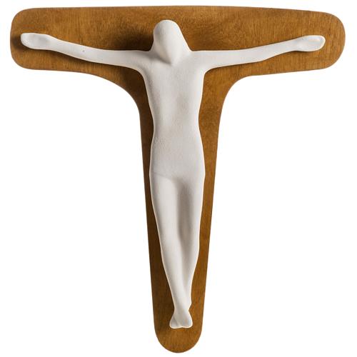 Crocifisso argilla bianca su croce legno 28 cm 2