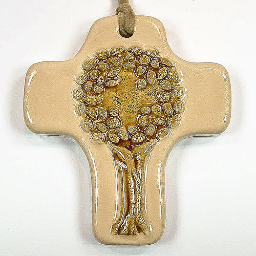Kreuz aus Elfenbeinkeramik mit Baum des Lebens. 1