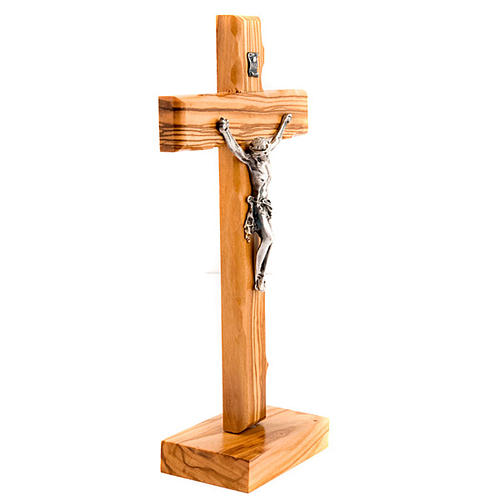 Krucyfiks stojący z drewna oliwkowego 2