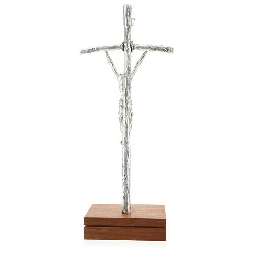 Crucifijo pastoral Juan Pablo II metal plateado con base 5