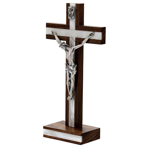 Croix de table en bois de noix décor simili nacre 2
