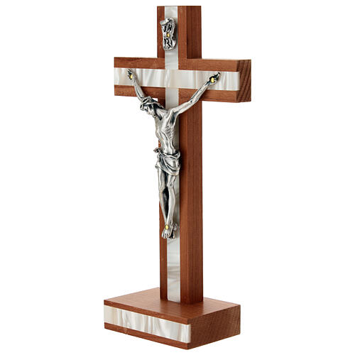 Croix de table en bois de noix décor simili nacre 2