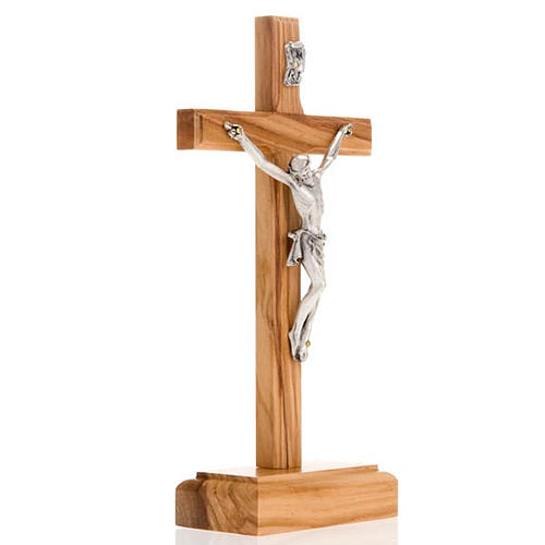 Crucifixo de mesa madeira oliveira e metal prateado 2