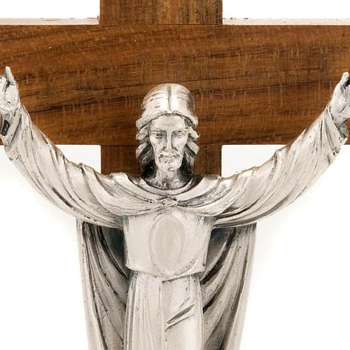 Crucifixo de mesa Cristo Ressuscitado madeira nogueira 3