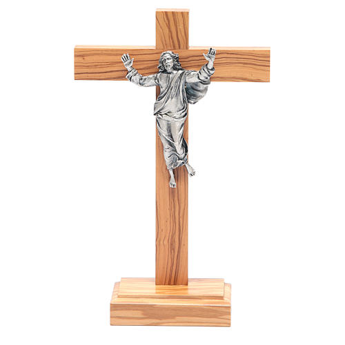 Chrystus Zmartwychwstały metal krucyfiks stojący drewno 1