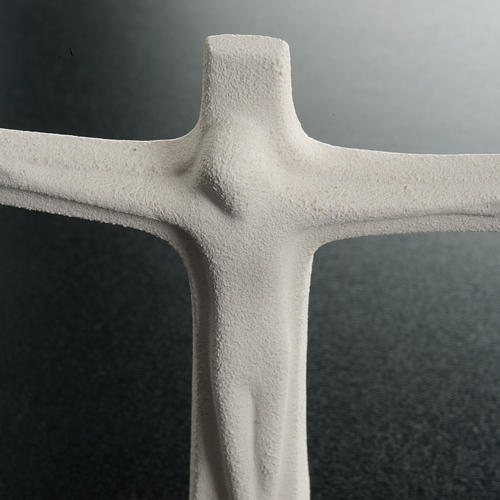 Crucifixo de mesa argila branca 11 cm 4