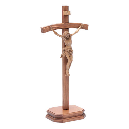 Sculpted crucifix with base in patinated Valgardena wood 3
