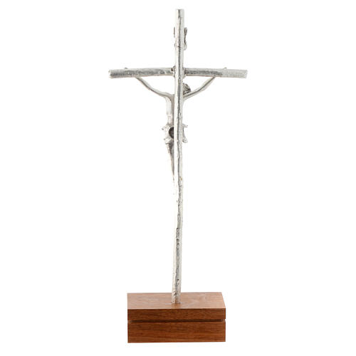 Altar crucifix in metal with base in wood 23.5cm 4
