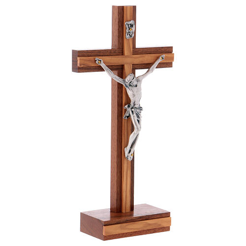 Table crucifix in walnut wood and olive wood 4