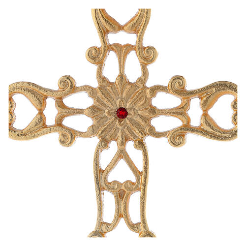 Kreuz aus vergoldetem Messing mit gelochtem Sockel und rotem Kristall, 21 cm hoch 2