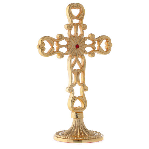 Kreuz aus vergoldetem Messing mit gelochtem Sockel und rotem Kristall, 21 cm hoch 4