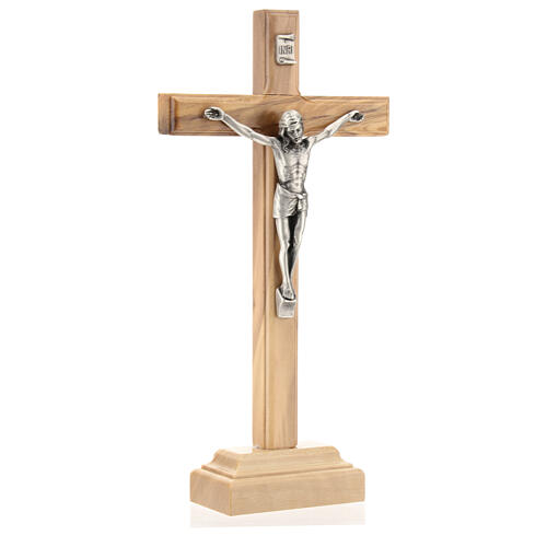 Crucifijo base madera olivo Jesús metal 16 cm 3