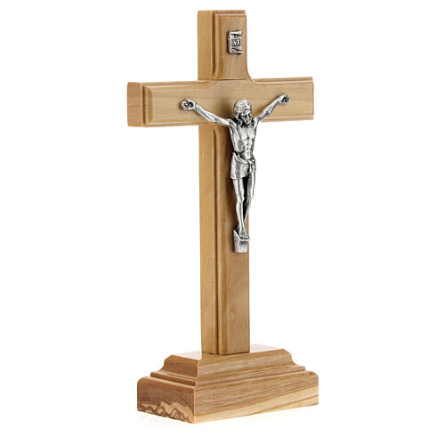 Krucyfiks stojący drewno oliwne, Jezus INRI metal srebrzany, 14 cm 3