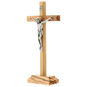 Tischkruzifix aus Olivenbaumholz mit Christuskőrper aus versilbertem Metall, 22 cm