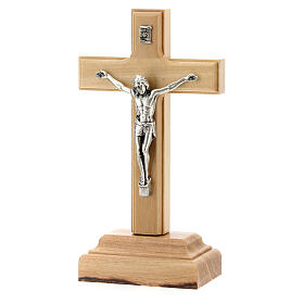 Tischkruzifix aus Olivenbaumholz mit Christuskőrper aus Metall, 12 cm