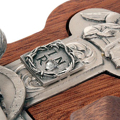 Krucyfiks z zakończeniami w kształcie koniczyny drewno i metal posrebrzany. 2