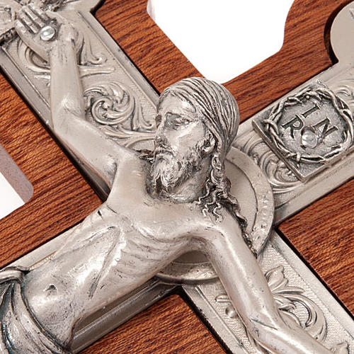 Crucifixo em trevo madeira e metal prateado 3